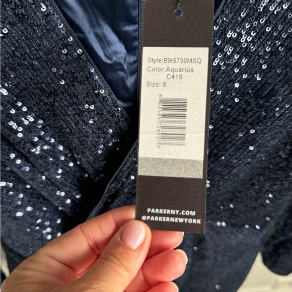 New with tags!! Parker sequin dress size 8 - Picture 3 of 3